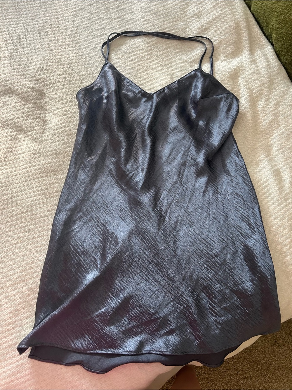 VS-Satin Slip Dress in Shimmering Charcoal